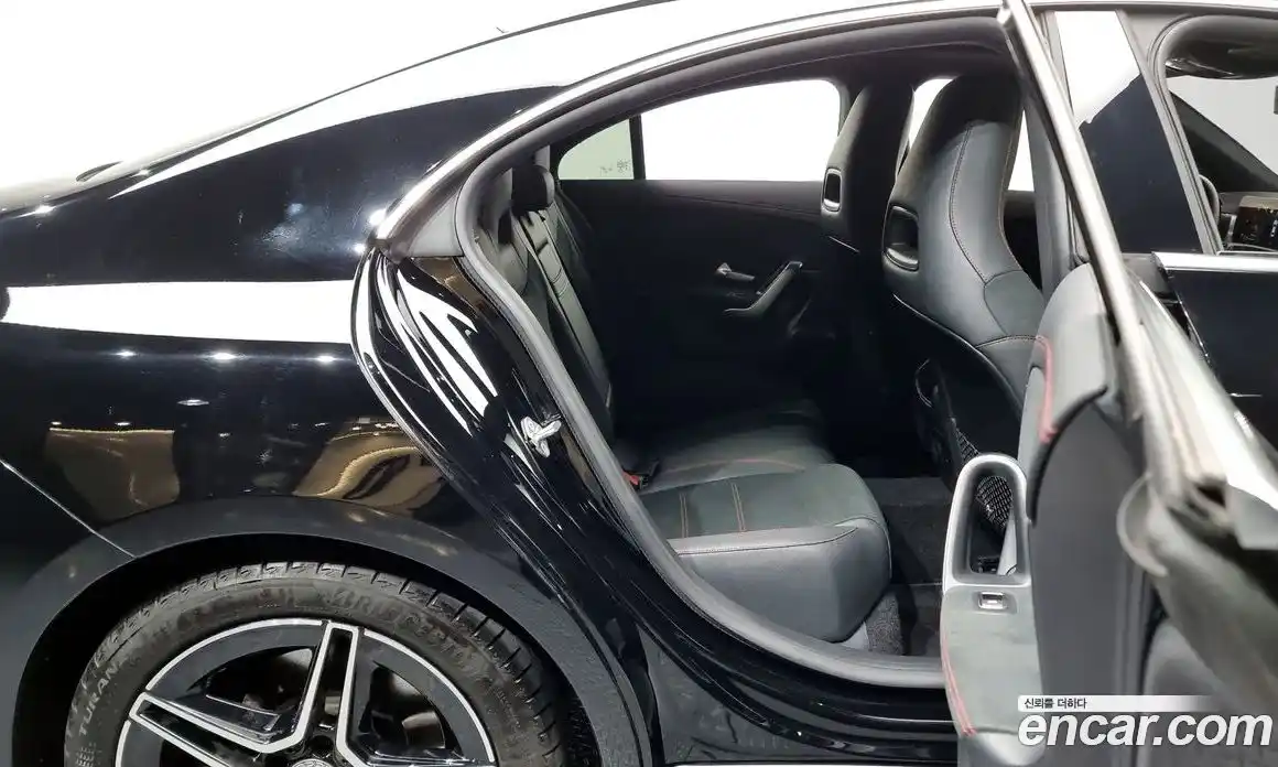 Mercedes-Benz CLA-Class 2022 2.0 Автомат в Москве № 224683, фото 3