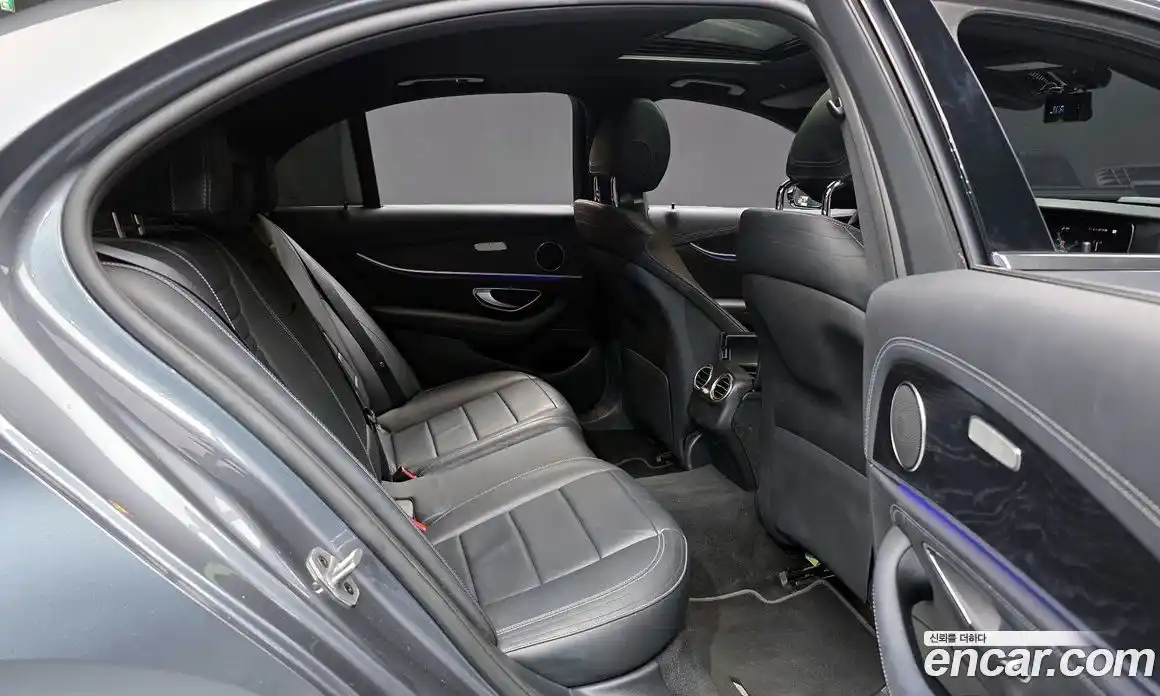 Mercedes-Benz E-Class 2021 1.9 Автомат в Москве № 229495, фото 15