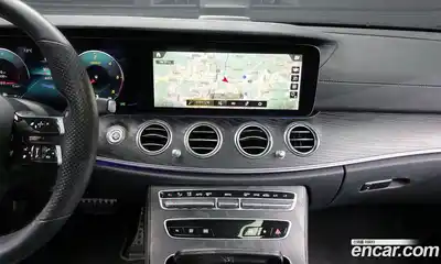 Mercedes-Benz E-Class 2021 1.9 Автомат в Москве № 229495, миниатюра 4