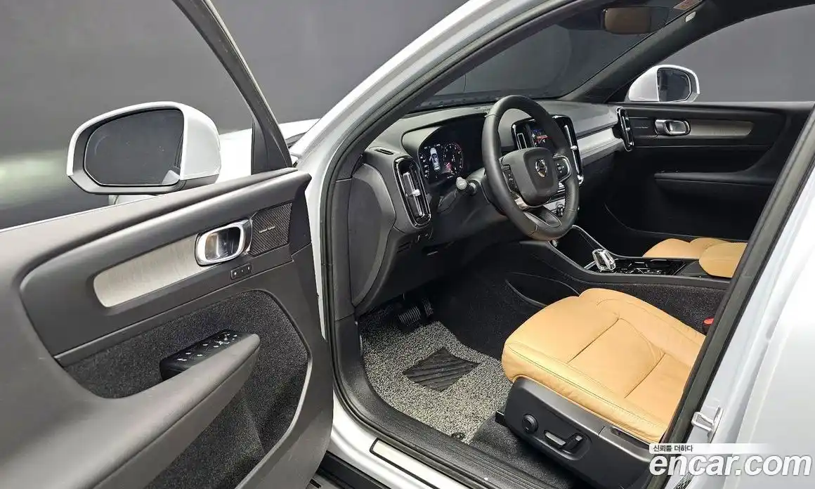 Volvo XC40 2022 2.0 Автомат в Москве № 230377, фото 1