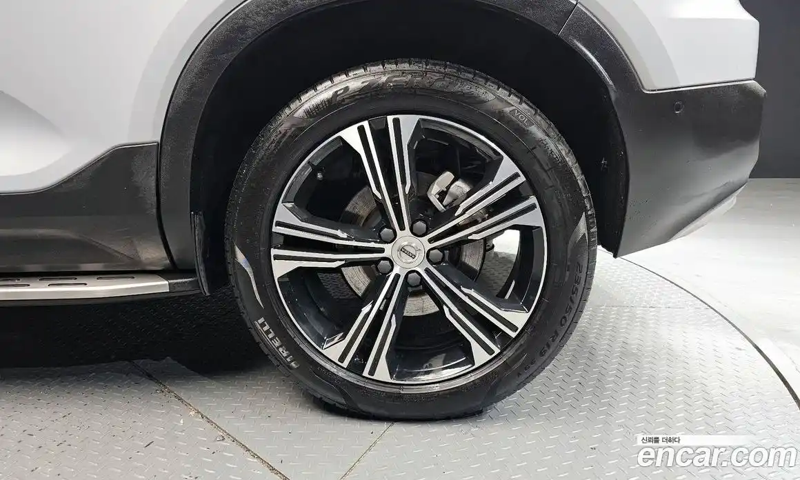 Volvo XC40 2022 2.0 Автомат в Москве № 230377, фото 19