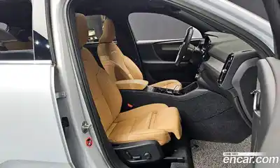 Volvo XC40 2022 2.0 Автомат в Москве № 230377, миниатюра 2