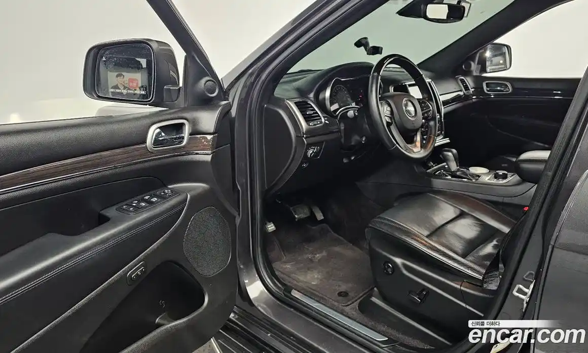 Jeep Cherokee 2018 3.0 Автомат в Москве № 232603, фото 3