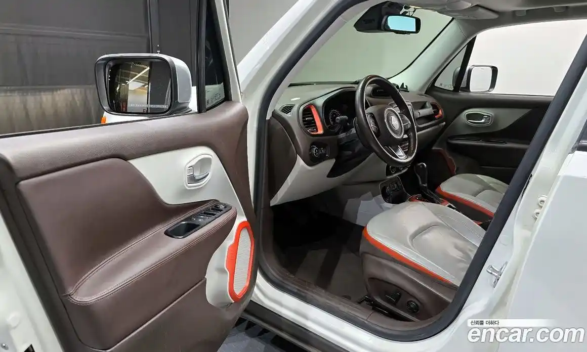 Jeep Renegade 2016 2.0 Автомат в Москве № 232725, фото 8