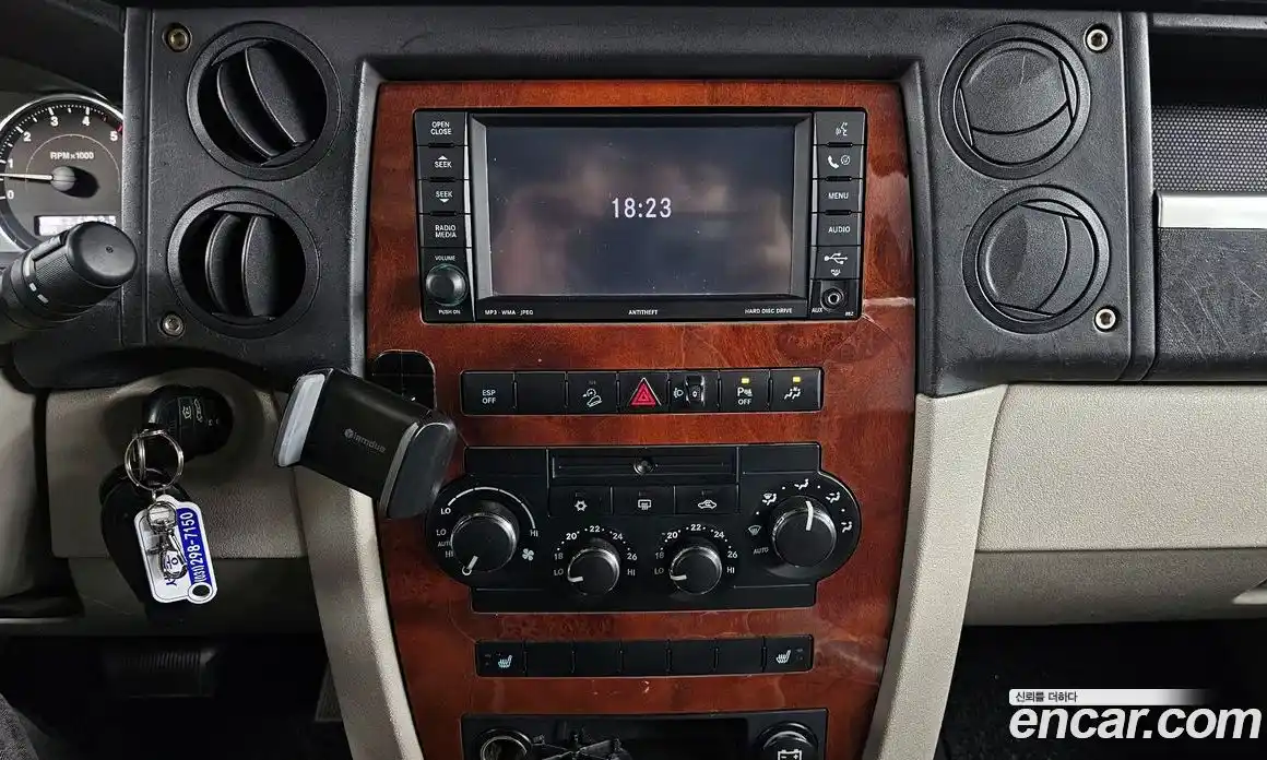 Jeep Commander 2008 3.0 Автомат в Москве № 232791, фото 7