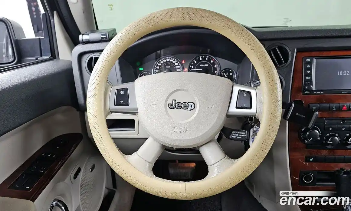 Jeep Commander 2008 3.0 Автомат в Москве № 232791, фото 8