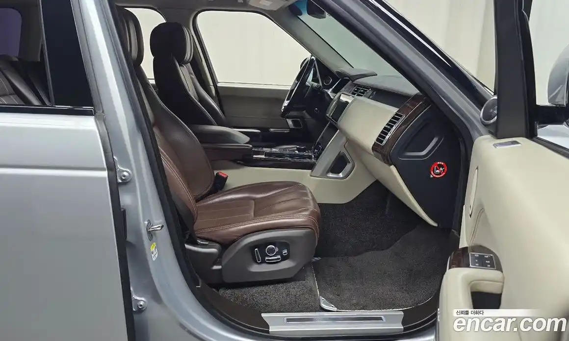 Land Rover Range-Rover 2016 4.4 Автомат в Москве № 271582, фото 4