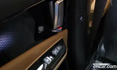 Kia Canival 2023 3.5 Автомат в Москве № 288412, миниатюра 4