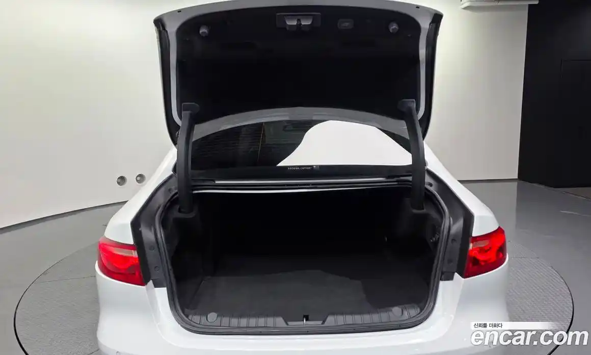 Jaguar XF 2017 3.0 Автомат в Москве № 304950, фото 2