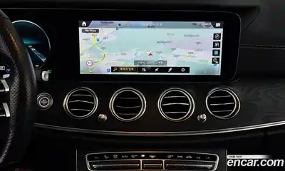 Mercedes-Benz E-Class 2021 1.9 Автомат в Москве № 311417, миниатюра 3