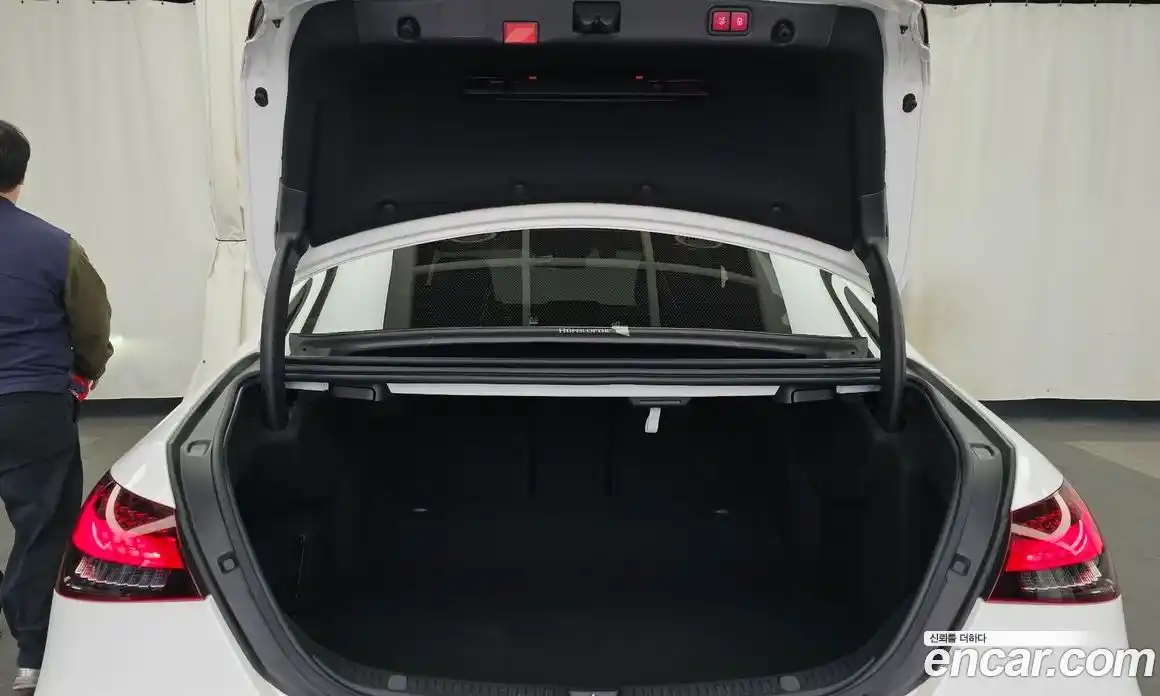 Mercedes-Benz E-Class 2021 1.9 Автомат в Москве № 311417, фото 8