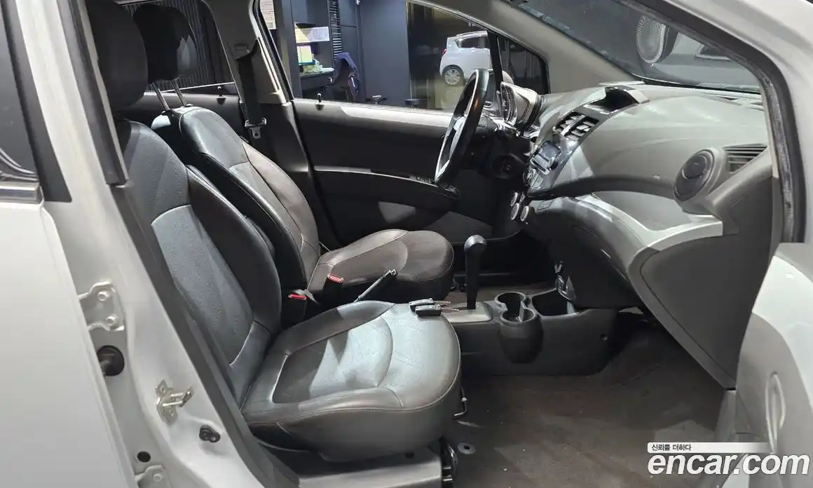 Chevrolet Spark 2014 1.0 Автомат в Москве № 332914, фото 3