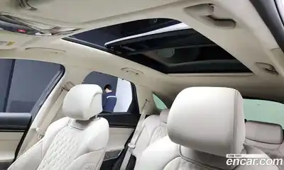 Genesis GV70 2023 2.5 Автомат в Москве № 57579, миниатюра 2