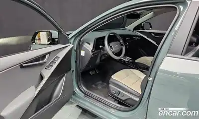 Kia Niro 2023 1.6 Автомат в Москве № 101331, миниатюра 2