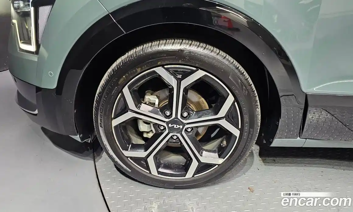 Kia Niro 2023 1.6 Автомат в Москве № 101331, фото 5