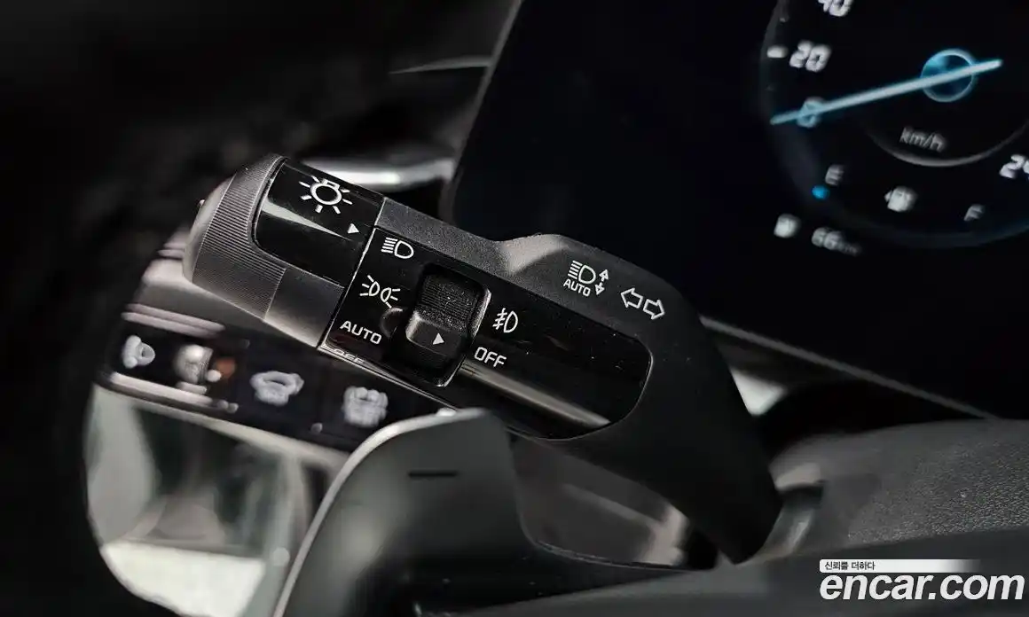 Kia Niro 2023 1.6 Автомат в Москве № 101331, фото 6