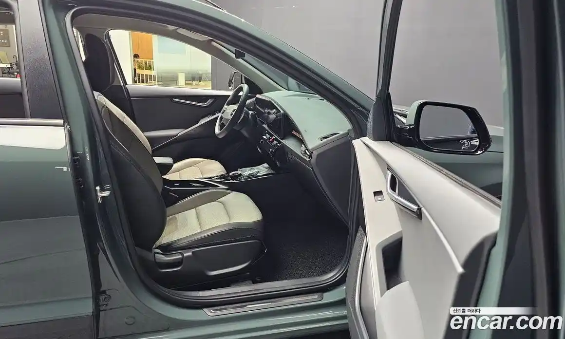 Kia Niro 2023 1.6 Автомат в Москве № 101331, фото 9