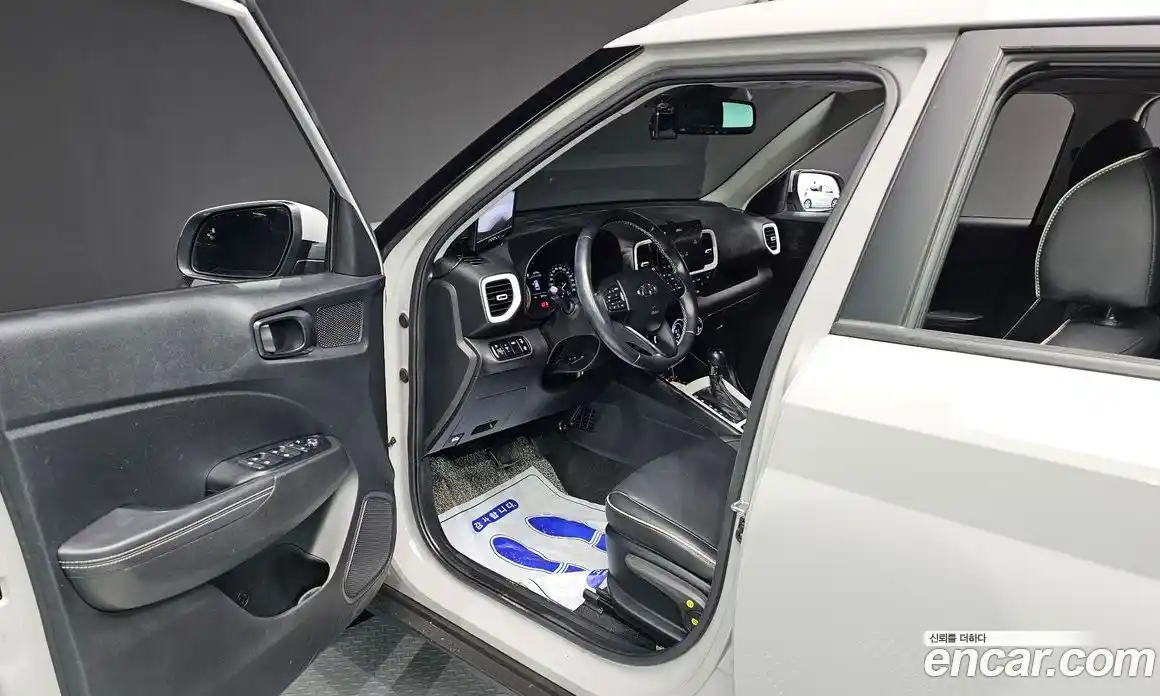 Hyundai Venue 2022 1.6 Автомат в Москве № 110983, фото 20