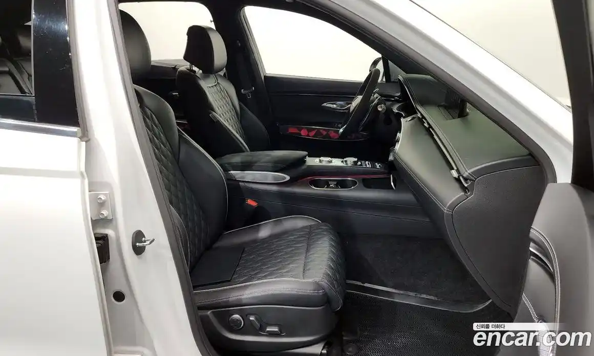 Genesis GV70 2021 2.5 Автомат в Москве № 117703, фото 20