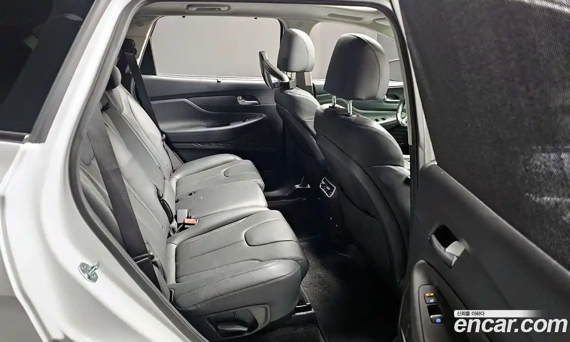 Hyundai Santa Fe 2022 1.6 Автомат в Москве № 126203, фото 9