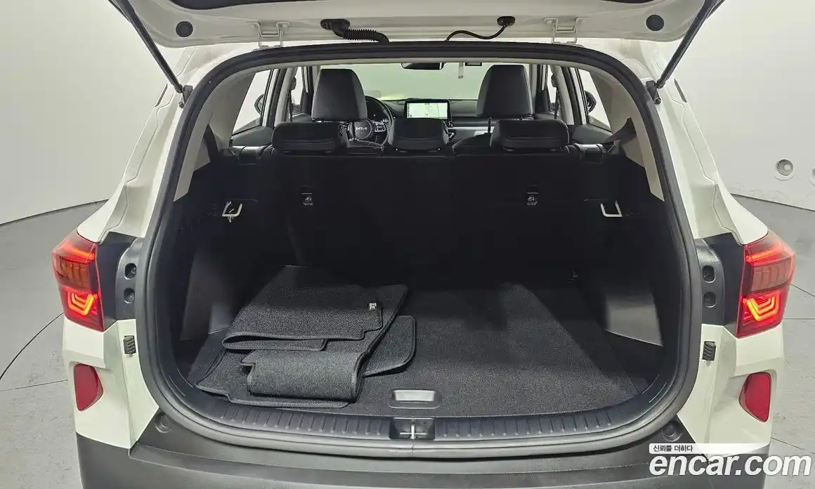 Kia Seltos 2023 1.6 Автомат в Москве № 128122, фото 11