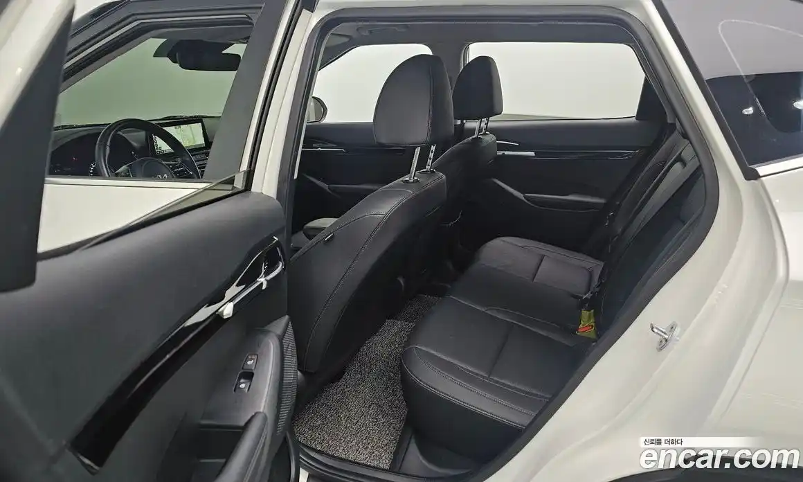 Kia Seltos 2023 1.6 Автомат в Москве № 128122, фото 17