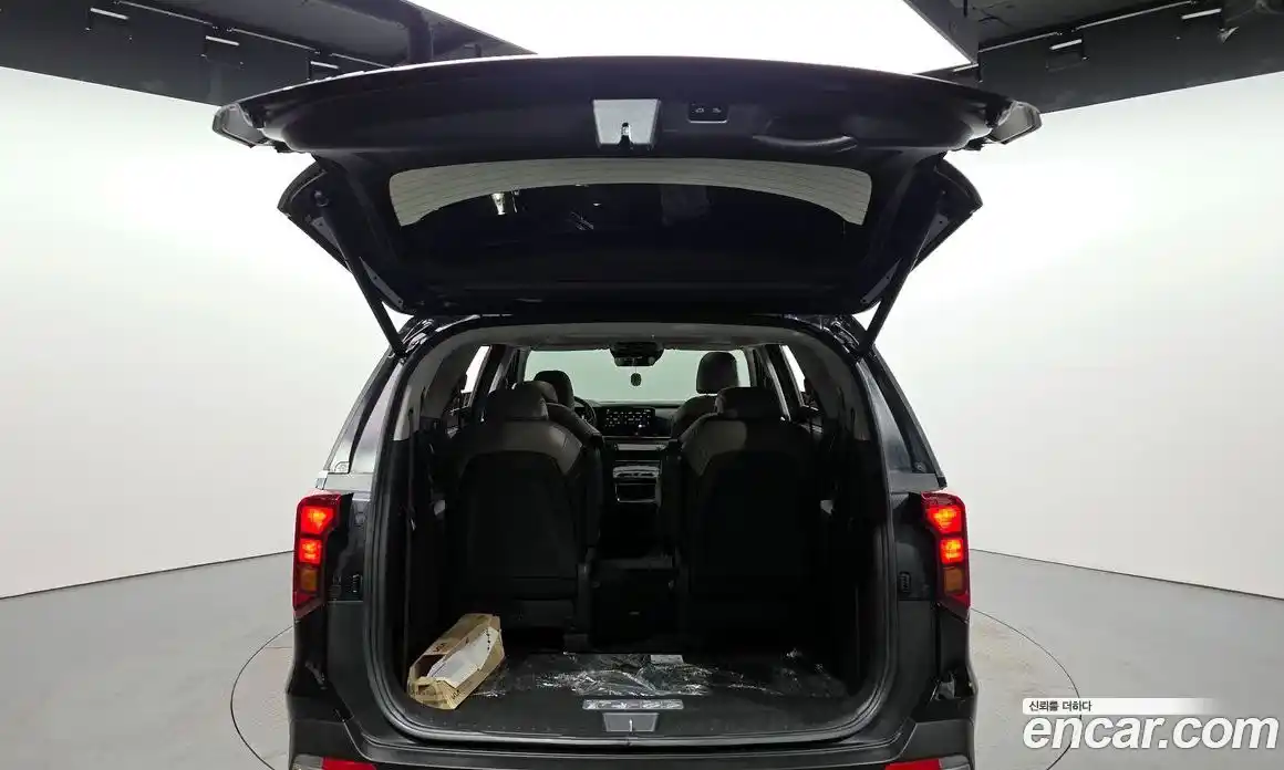 Kia Canival 2024 2.2 Автомат в Москве № 132986, фото 3