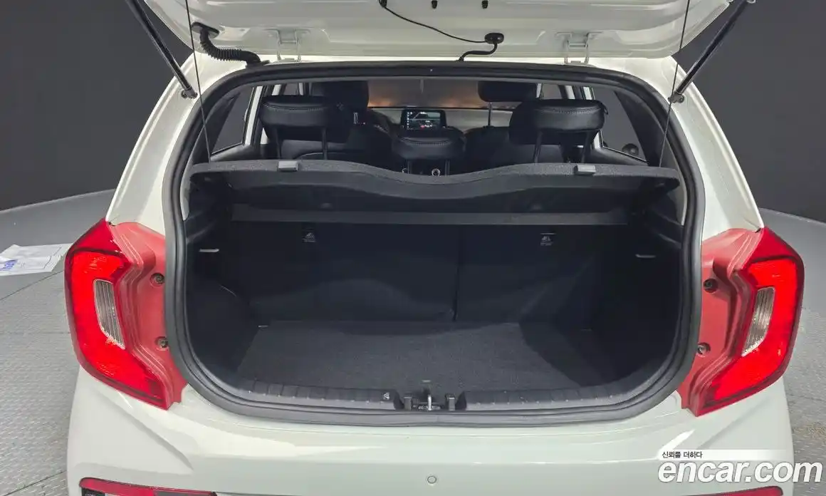 Kia Morning 2023 1.0 Автомат в Москве № 133954, фото 6