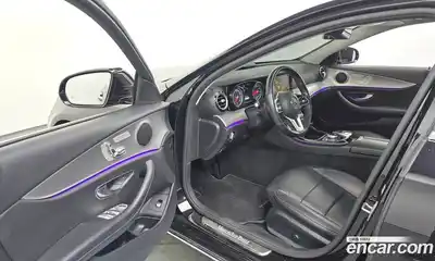Mercedes-Benz E-Class 2019 2.0 Автомат в Москве № 141896, миниатюра 2