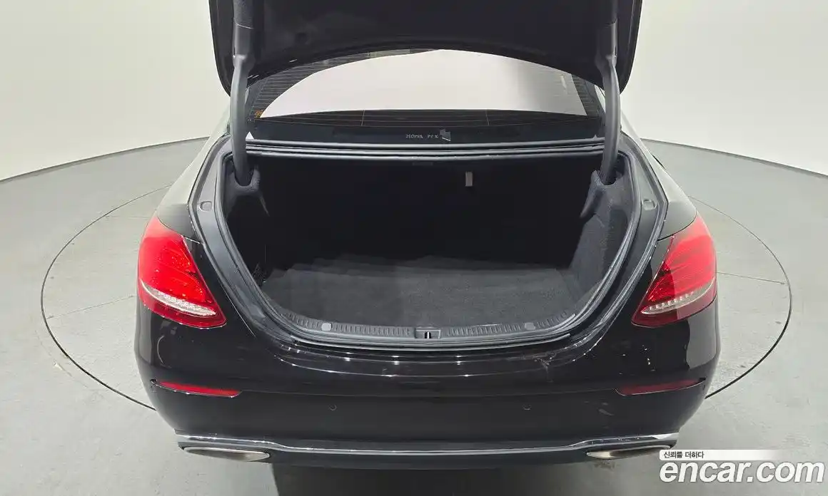 Mercedes-Benz E-Class 2019 2.0 Автомат в Москве № 141896, фото 6