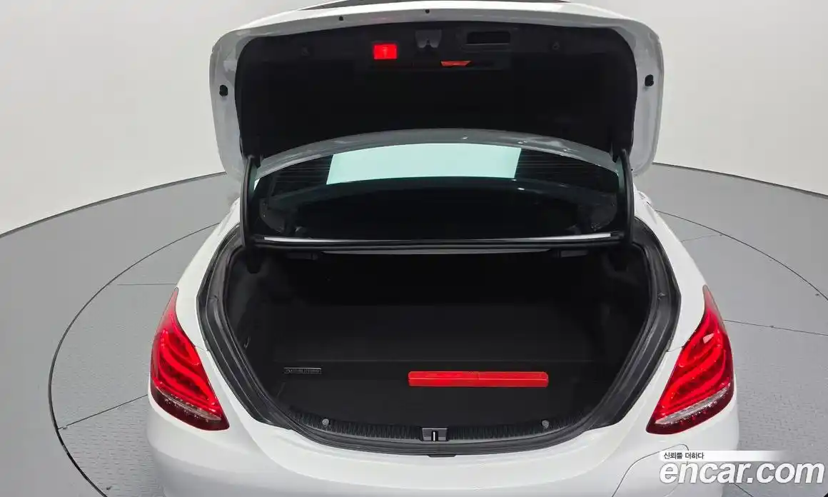 Mercedes-Benz C-Class 2018 2.0 Автомат в Москве № 143403, фото 3