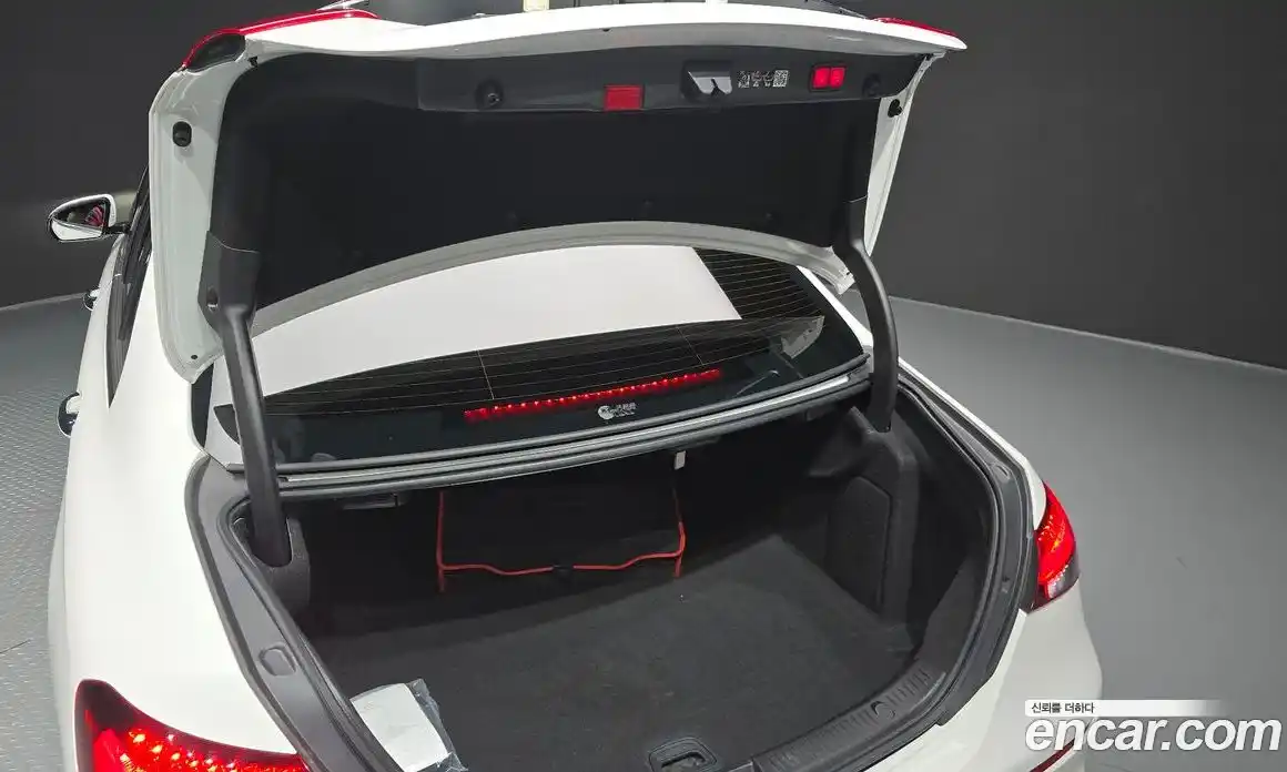 Mercedes-Benz E-Class 2023 2.0 Автомат в Москве № 150772, фото 19