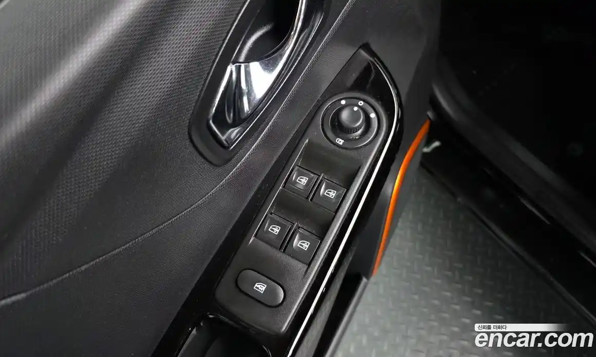 Renault QM3 2015 1.5 Автомат в Москве № 151002, фото 17