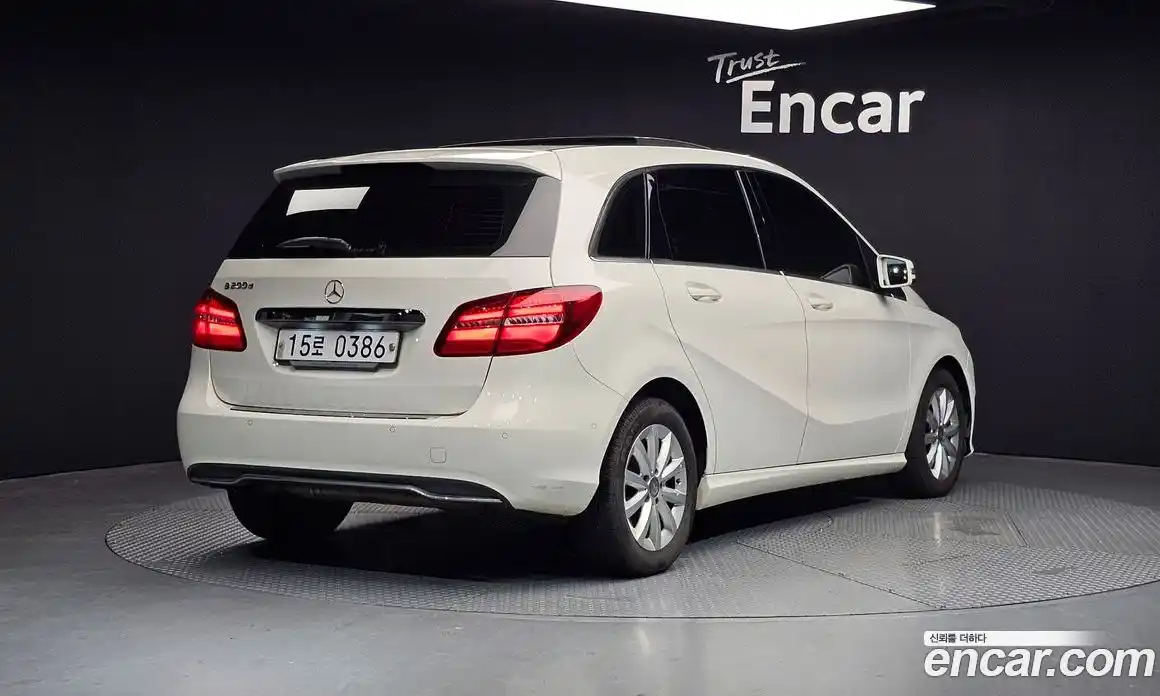Mercedes-Benz B-Class 2016 2.1 Автомат в Москве № 160085, фото 11