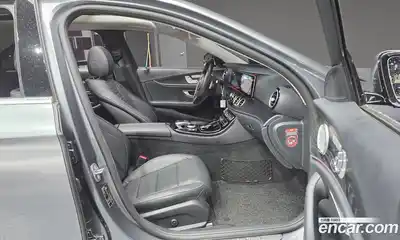 Mercedes-Benz E-Class 2017 2.0 Автомат в Москве № 160908, миниатюра 11