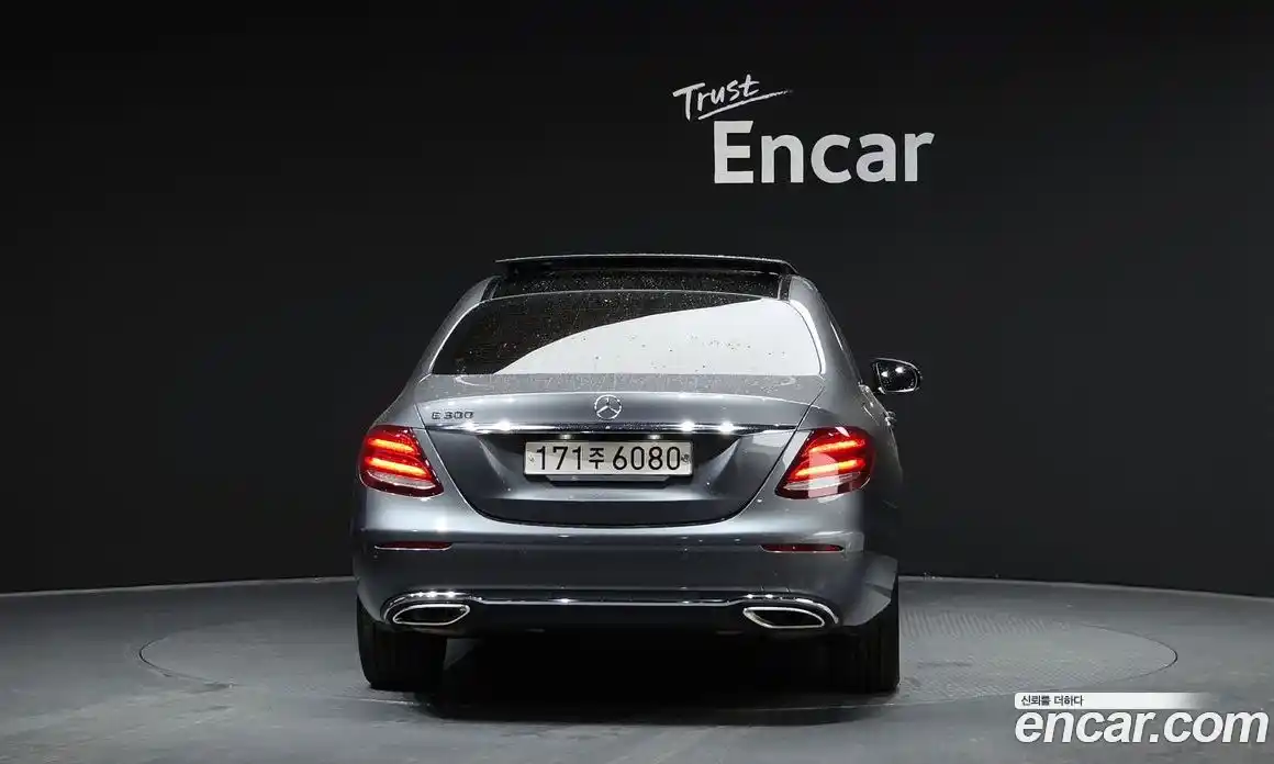 Mercedes-Benz E-Class 2017 2.0 Автомат в Москве № 160908, фото 14