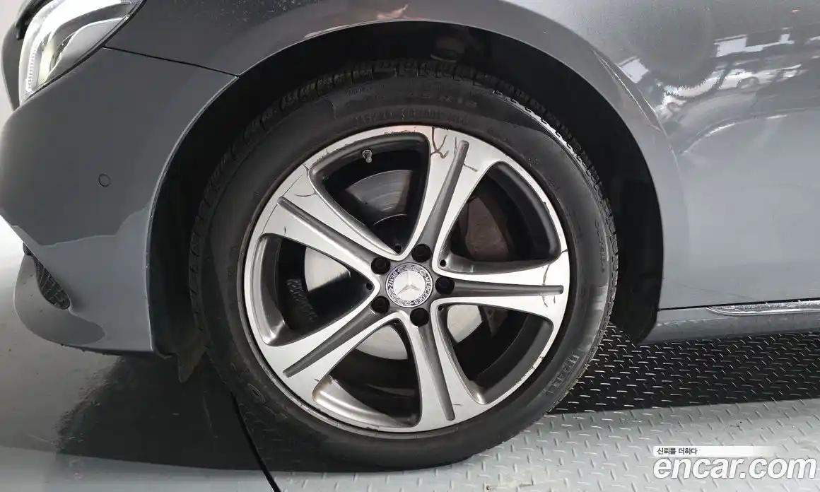 Mercedes-Benz E-Class 2017 2.0 Автомат в Москве № 160908, фото 17