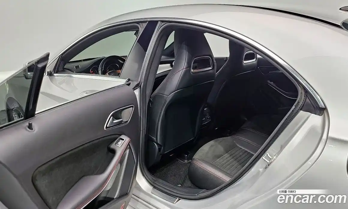 Mercedes-Benz CLA-Class 2018 2.0 Автомат в Москве № 162024, фото 13