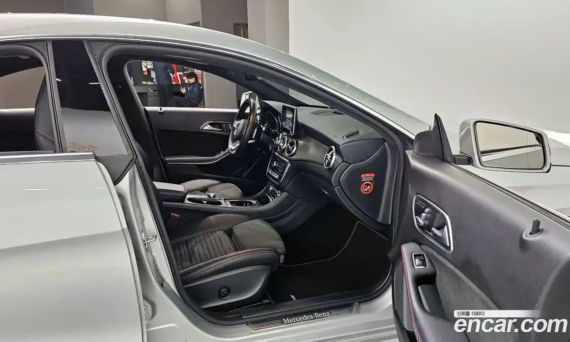 Mercedes-Benz CLA-Class 2018 2.0 Автомат в Москве № 162024, фото 16