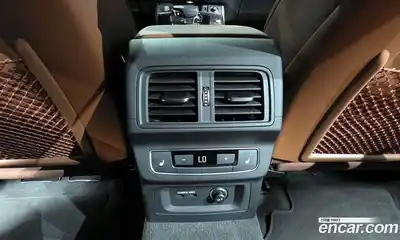 Audi Q5 2023 2.0 Автомат в Москве № 162814, миниатюра 2