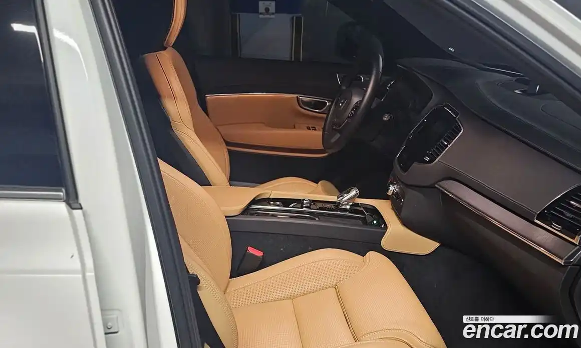 Volvo XC90 2024 2.0 Автомат в Москве № 164206, фото 4