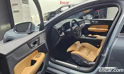 Volvo S60 2023 2.0 Автомат в Москве № 164271, миниатюра 5