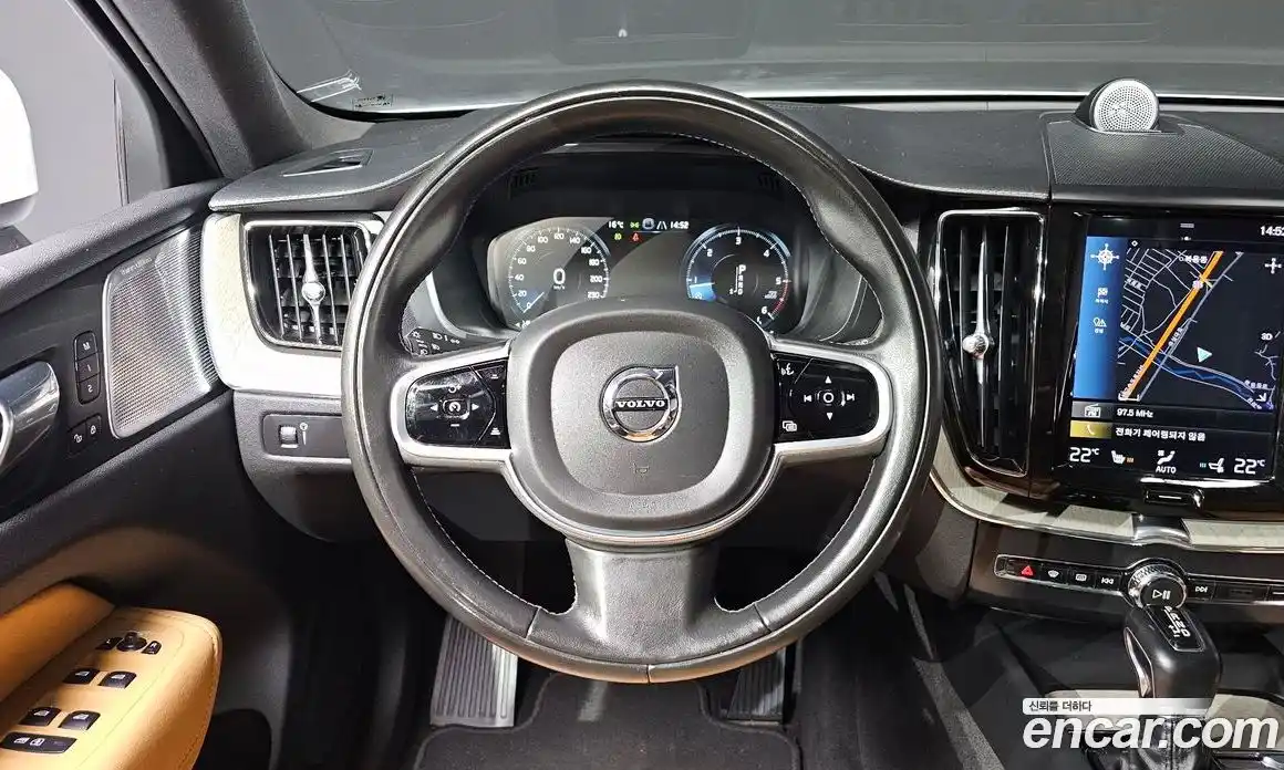 Volvo XC60 2019 2.0 Автомат в Москве № 164561, фото 20