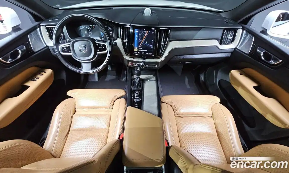 Volvo XC60 2019 2.0 Автомат в Москве № 164561, фото 3