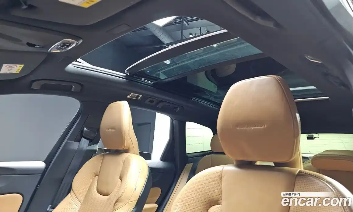 Volvo XC60 2019 2.0 Автомат в Москве № 164561, фото 5