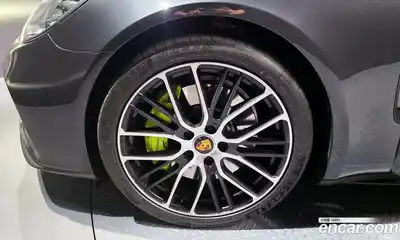 Porsche Panamera, 2023