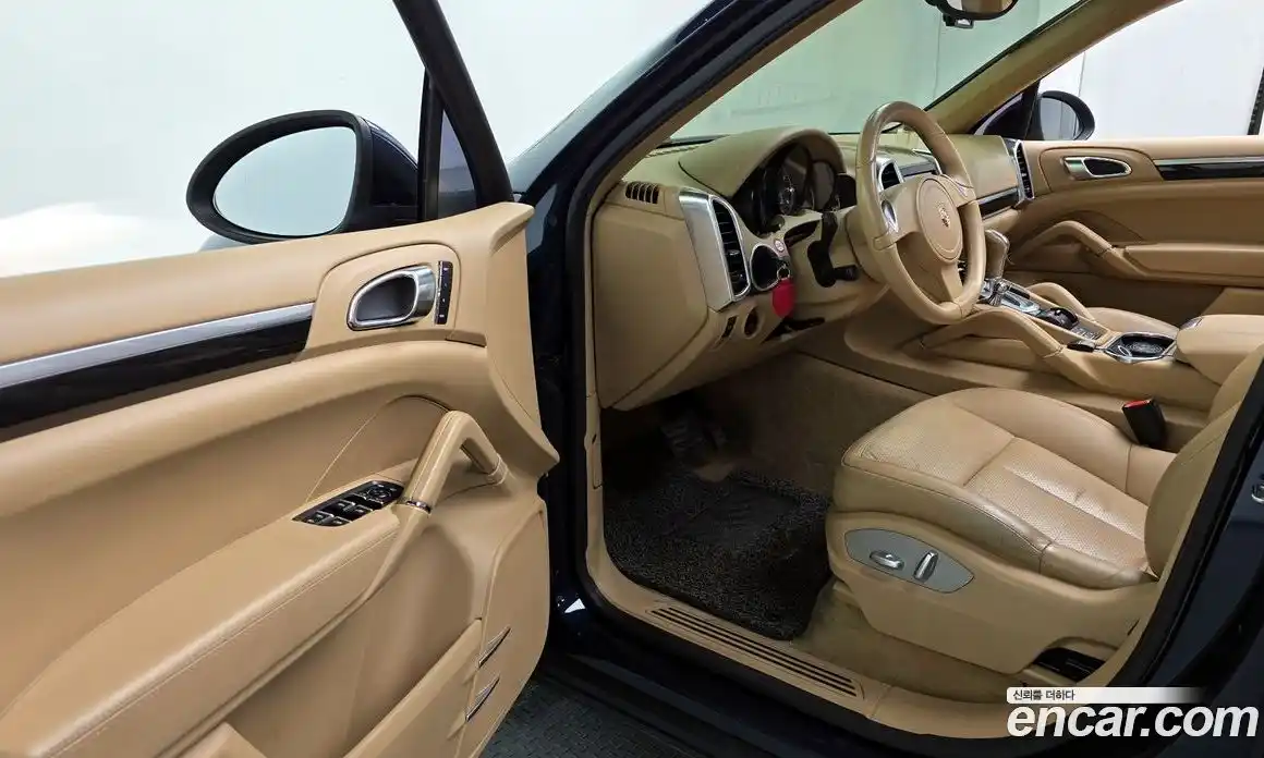 Porsche Cayenne 2011 3.6 Автомат в Москве № 165535, фото 20