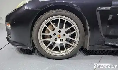 Porsche Panamera, 2011
