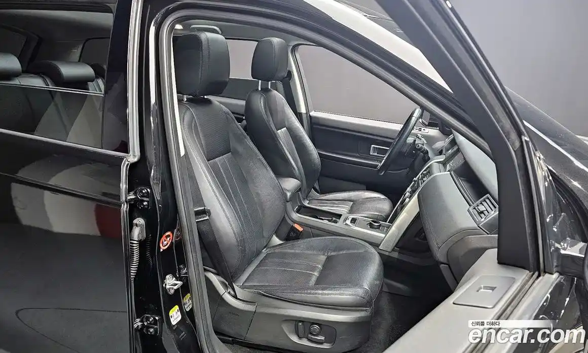 Land Rover Discovery Sport 2017 2.0 Автомат в Москве № 166117, фото 13