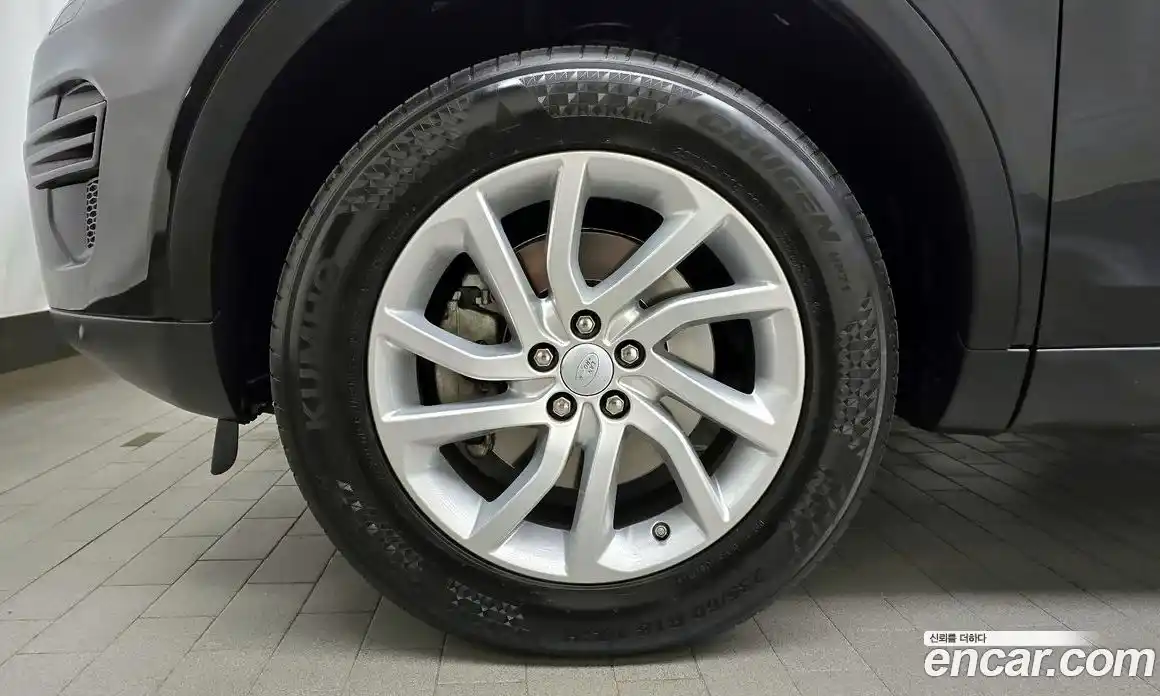 Land Rover Discovery Sport 2018 2.0 Автомат в Москве № 166426, фото 5